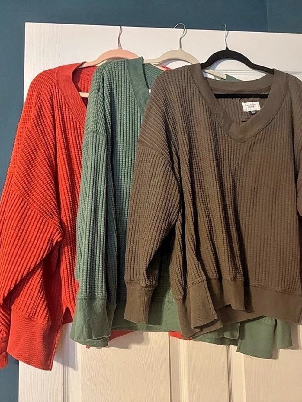 American Eagle AE Big Hug V-Neck Waffle Sweatshirt Brown & Green
